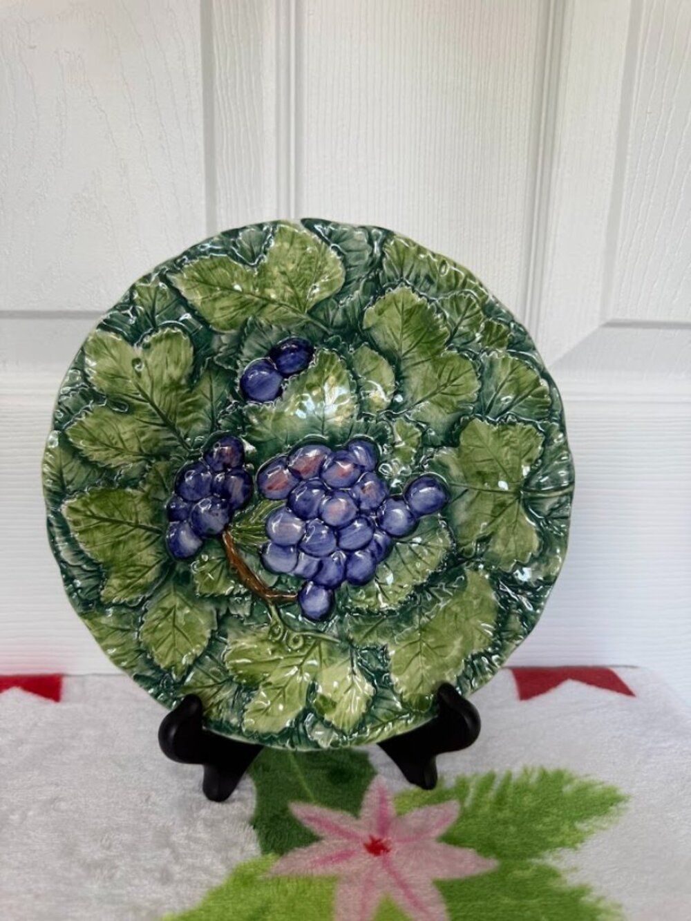 Vintage Italy Hand Painted 8" Ceramic Grapes And Leaves Plate Majolica Pottery